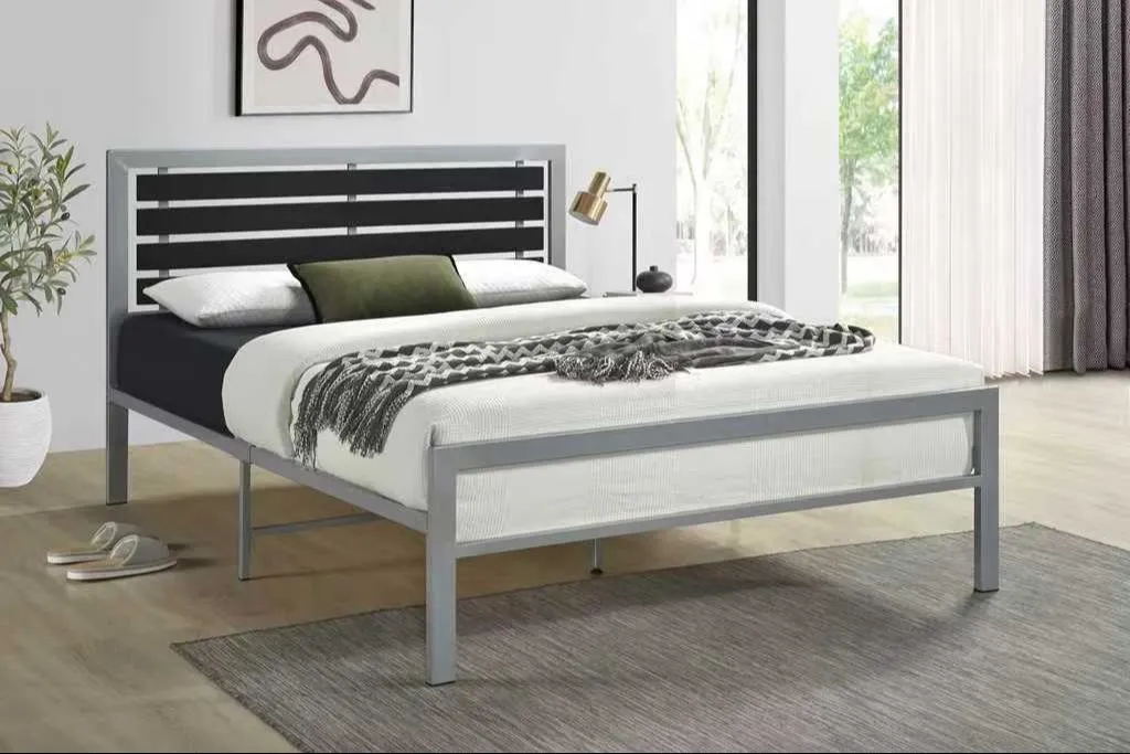 Luxe Metal  Full Platform Bed