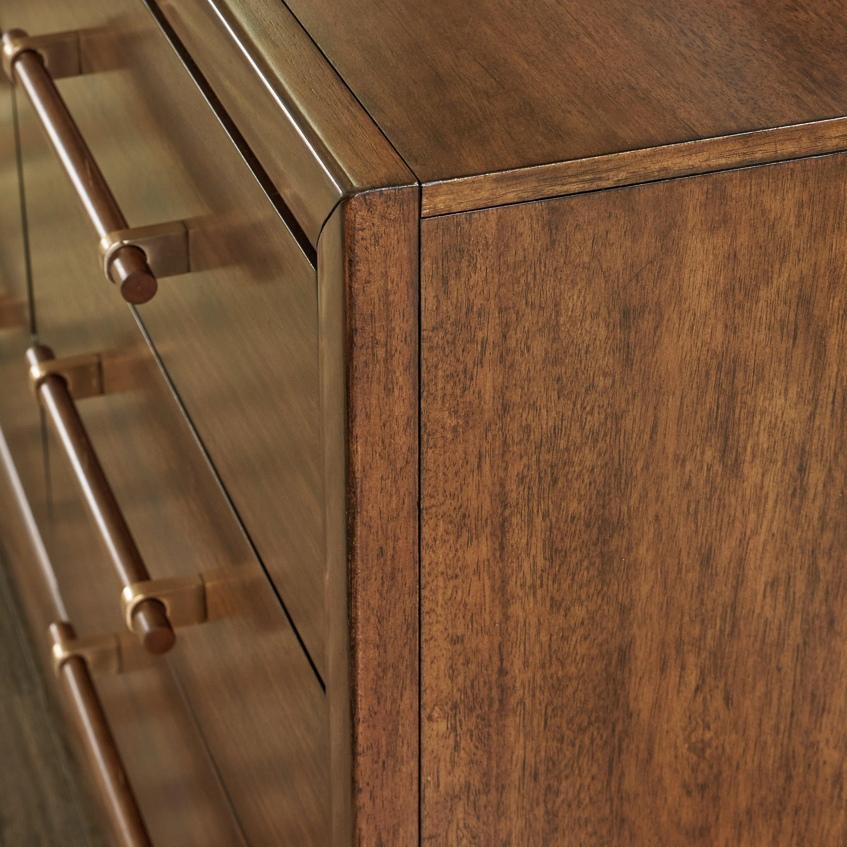 Lyncott Brown Dresser - Image 6