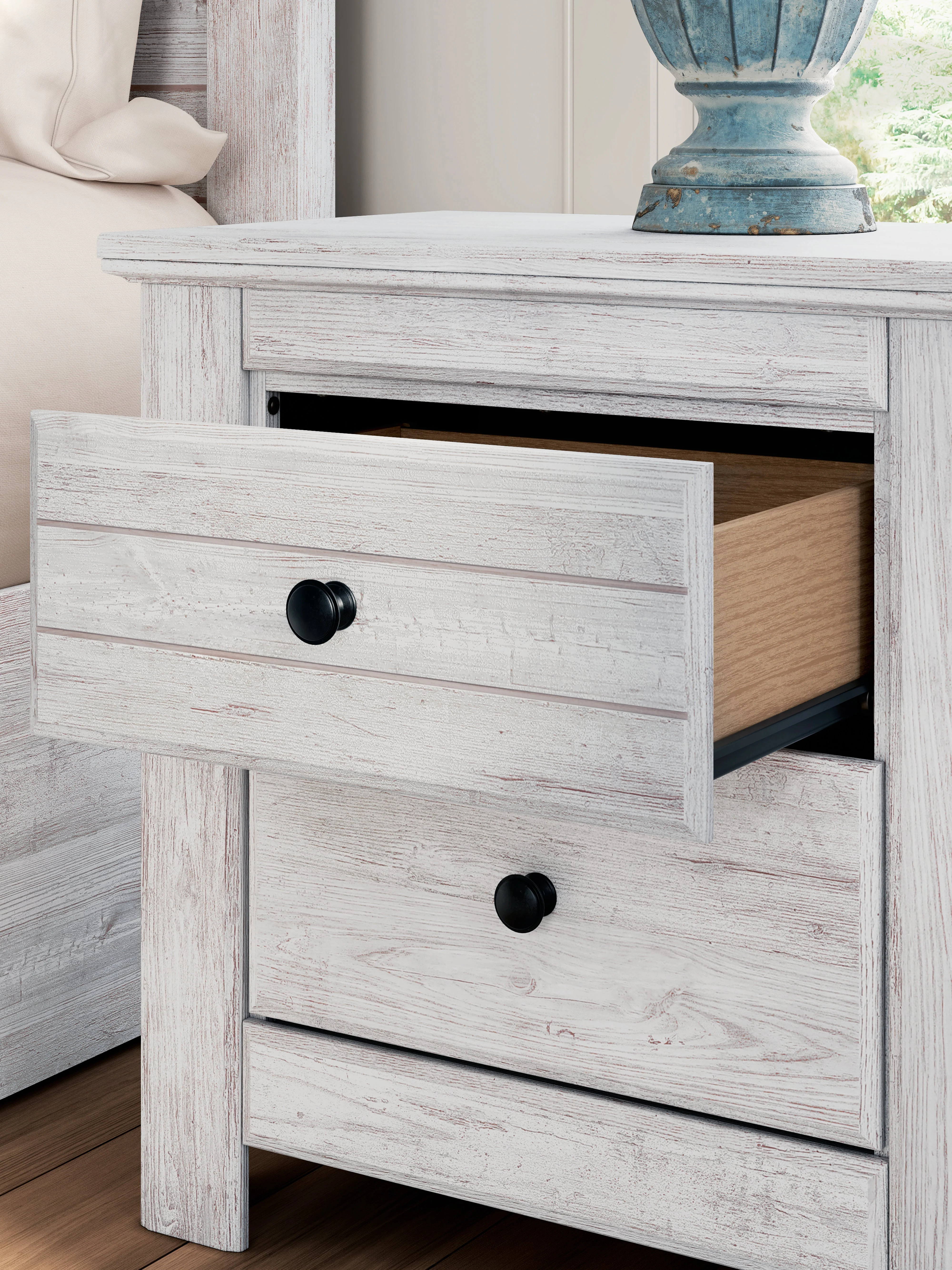 Makidern Whitewash Storage Panel Bedroom Set with 4 Drawers - Image 26