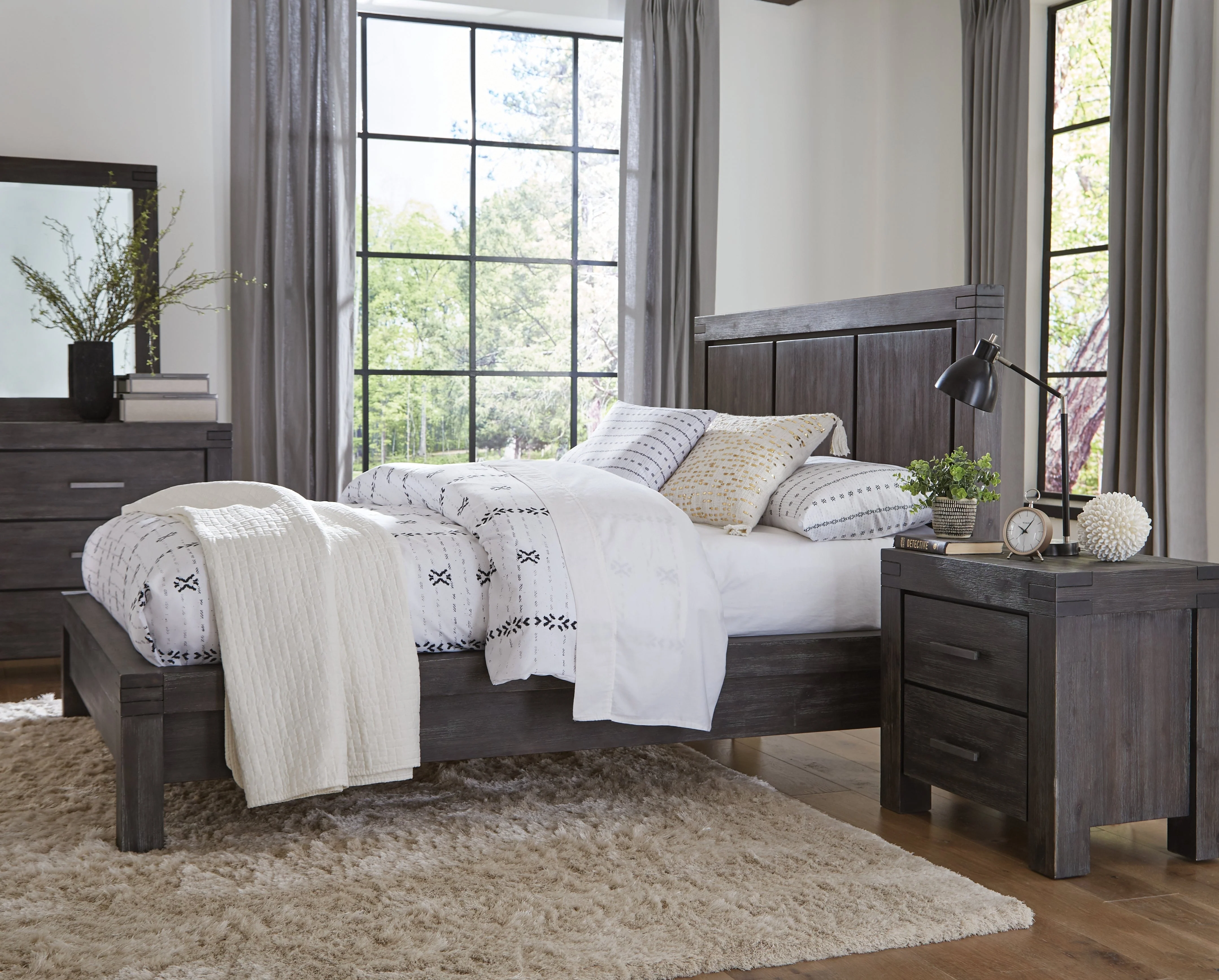 Meadow Solid Wood Full Platform Bed in Graphite - Image 3