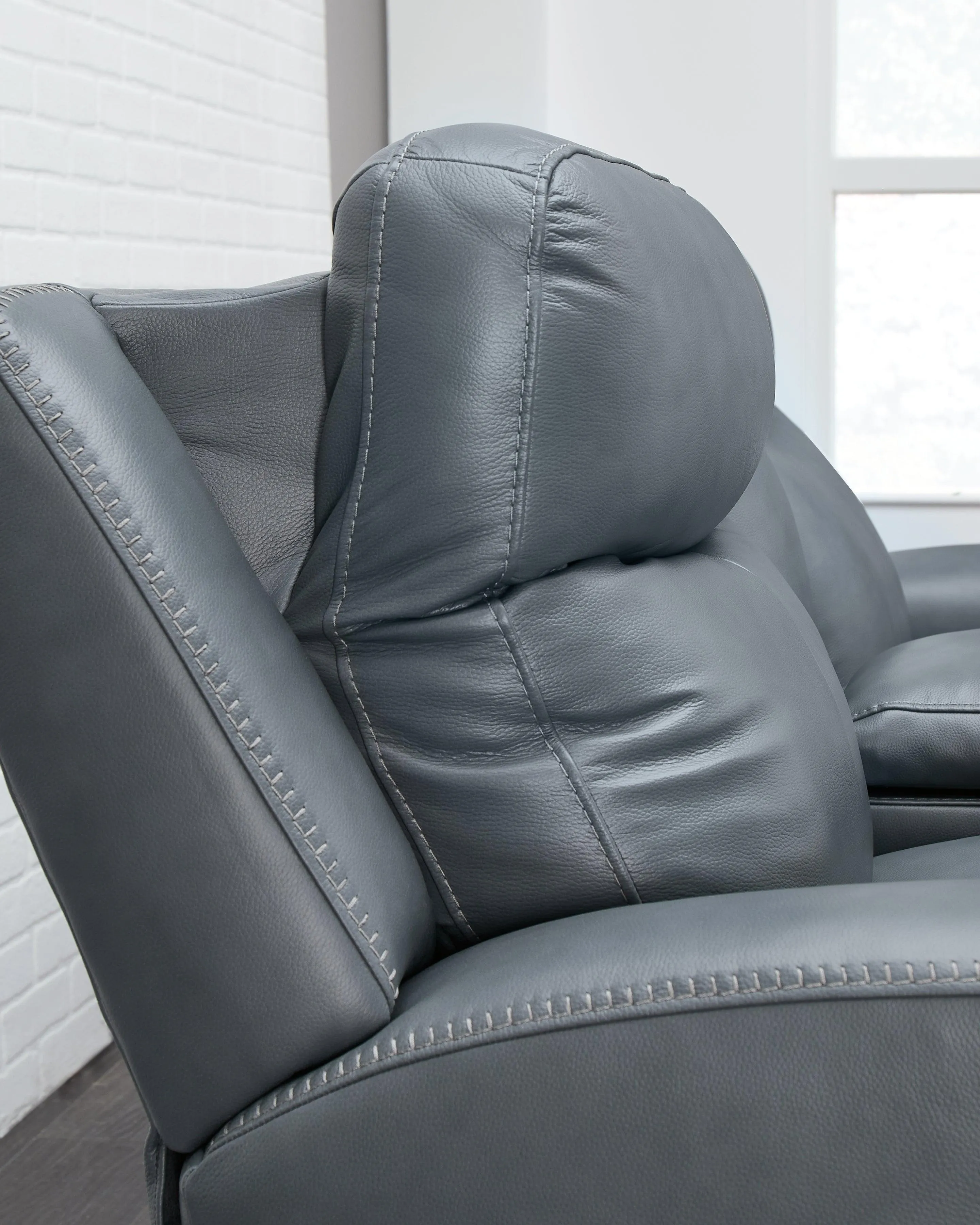 Mindanao Steel Dual Power Leather Reclining Loveseat with Console - Image 9