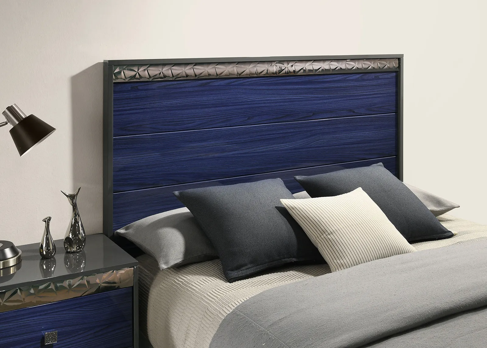 Morcote Ash Gray/Indigo Blue King Bed - Image 2
