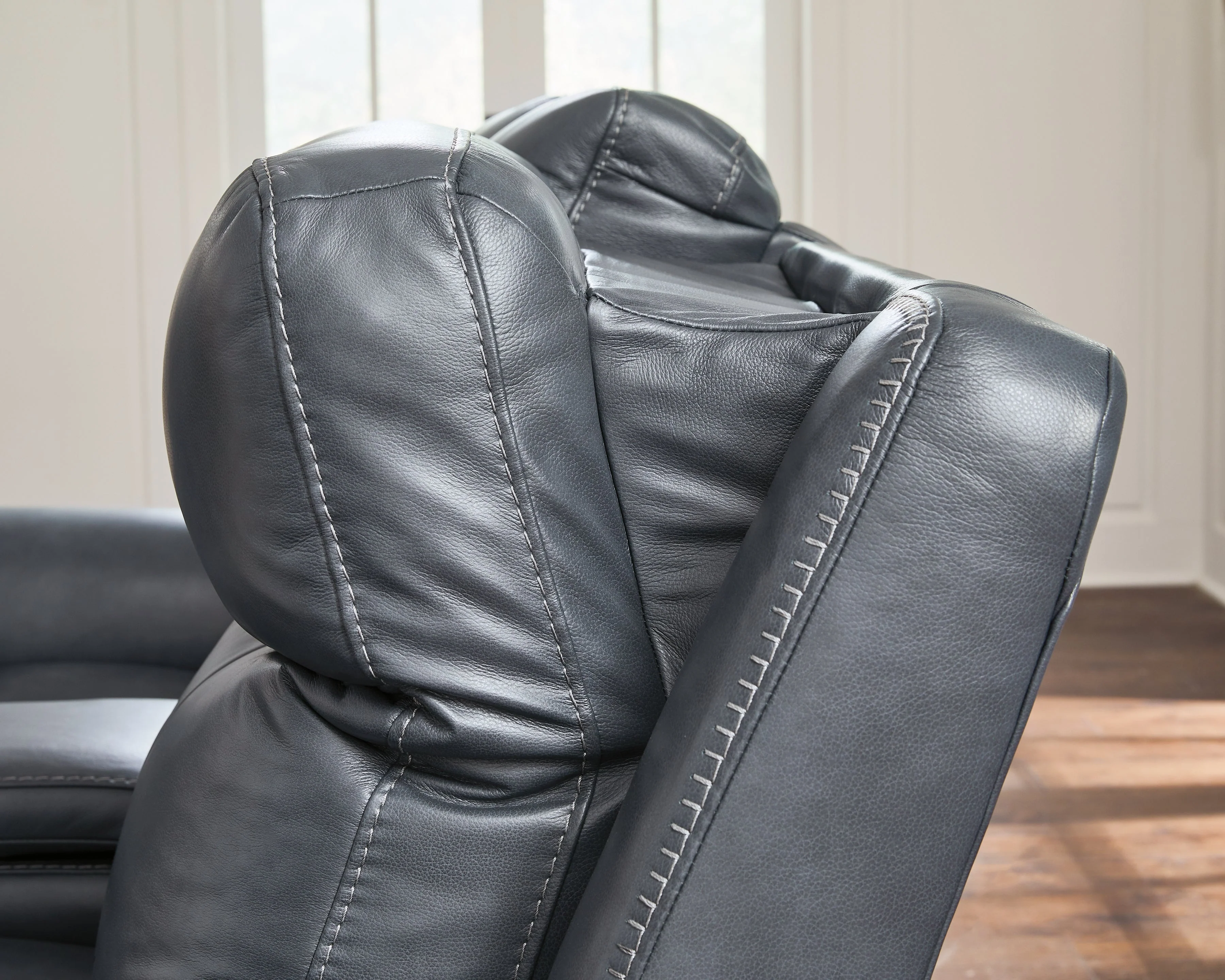 Next Move Admiral Power Reclining Sofa and Loveseat - Image 5