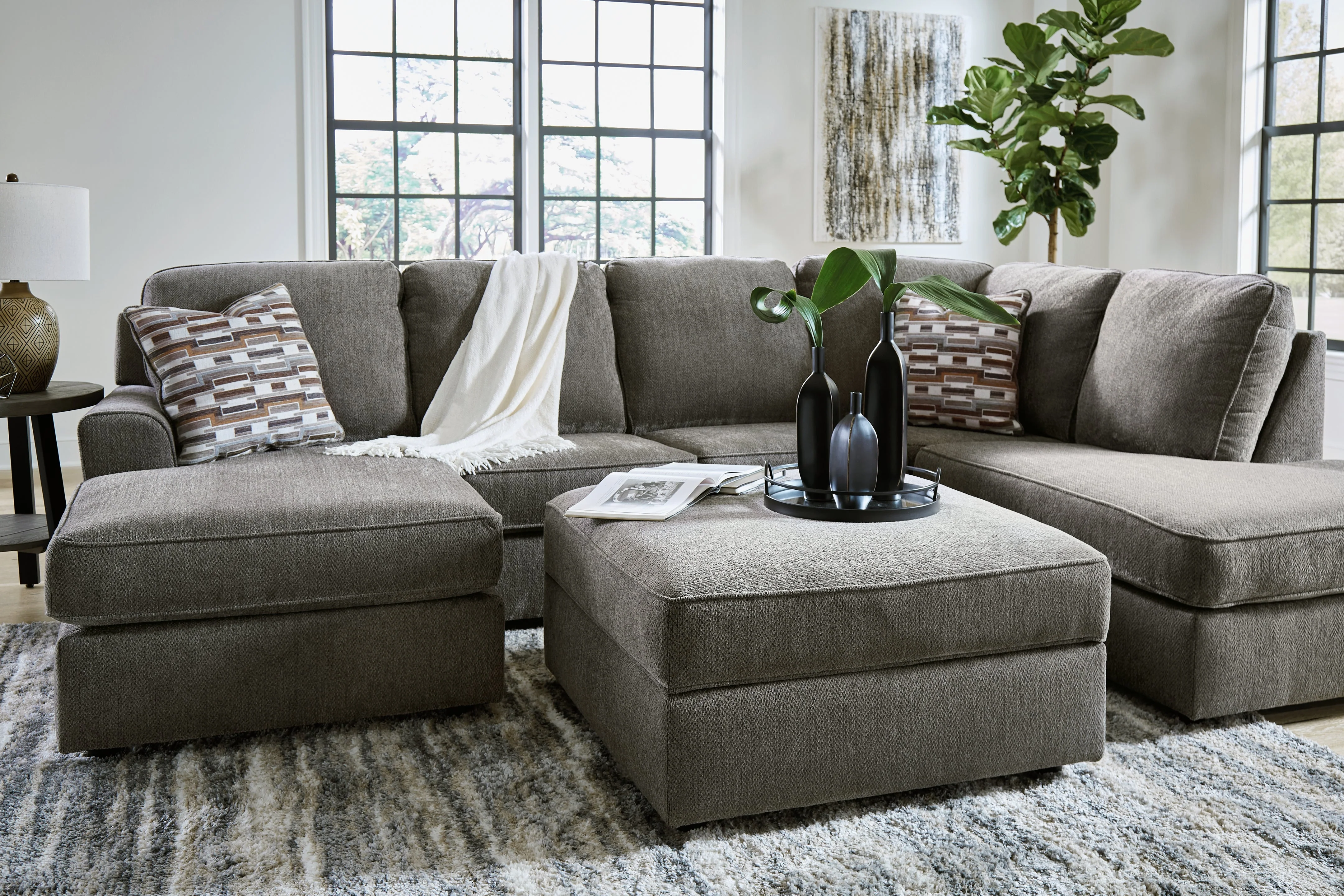 O'Phannon Putty 2-Piece Sectional with Ottoman - Image 3