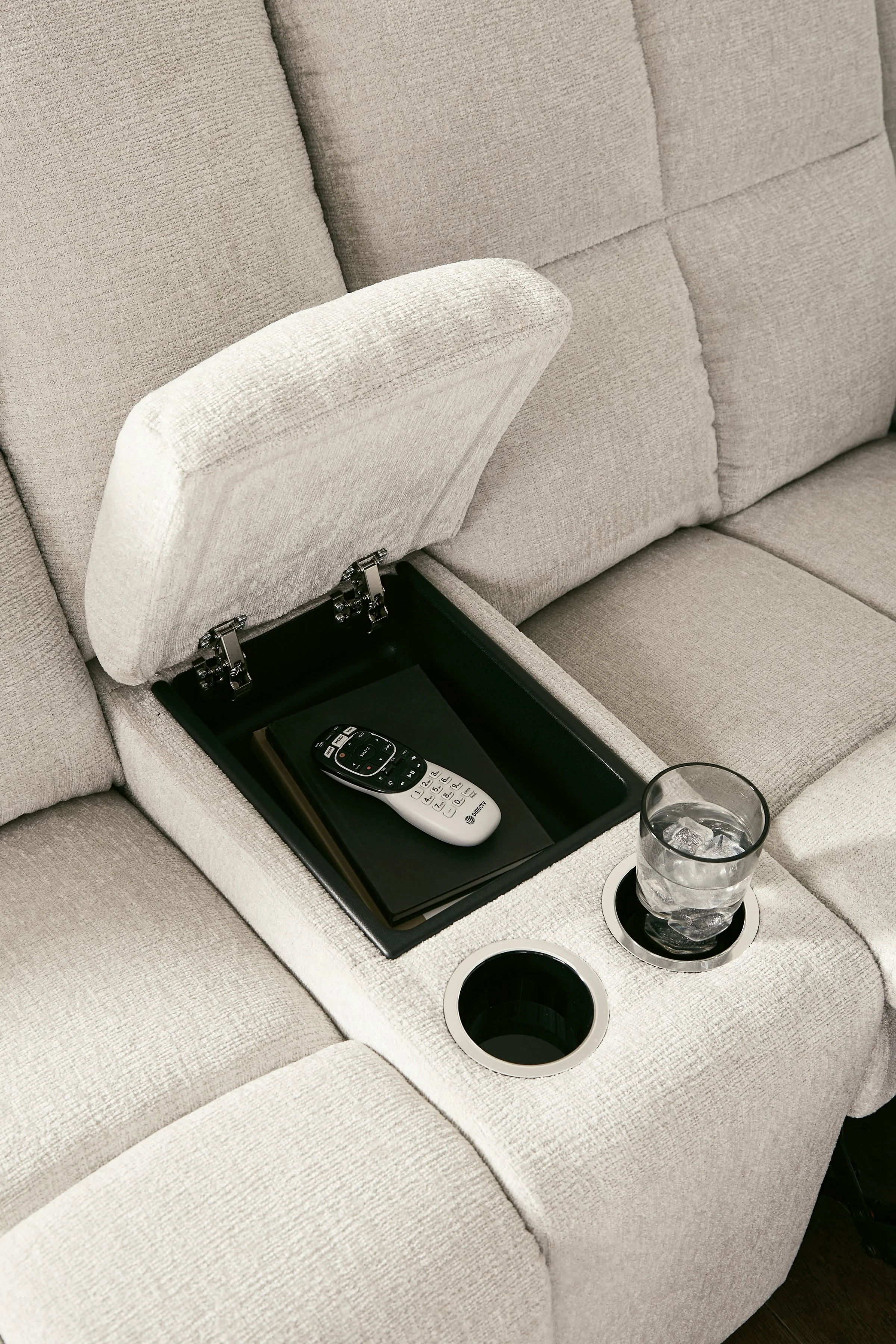 Orlen Winter Reclining Loveseat with Console - Image 6