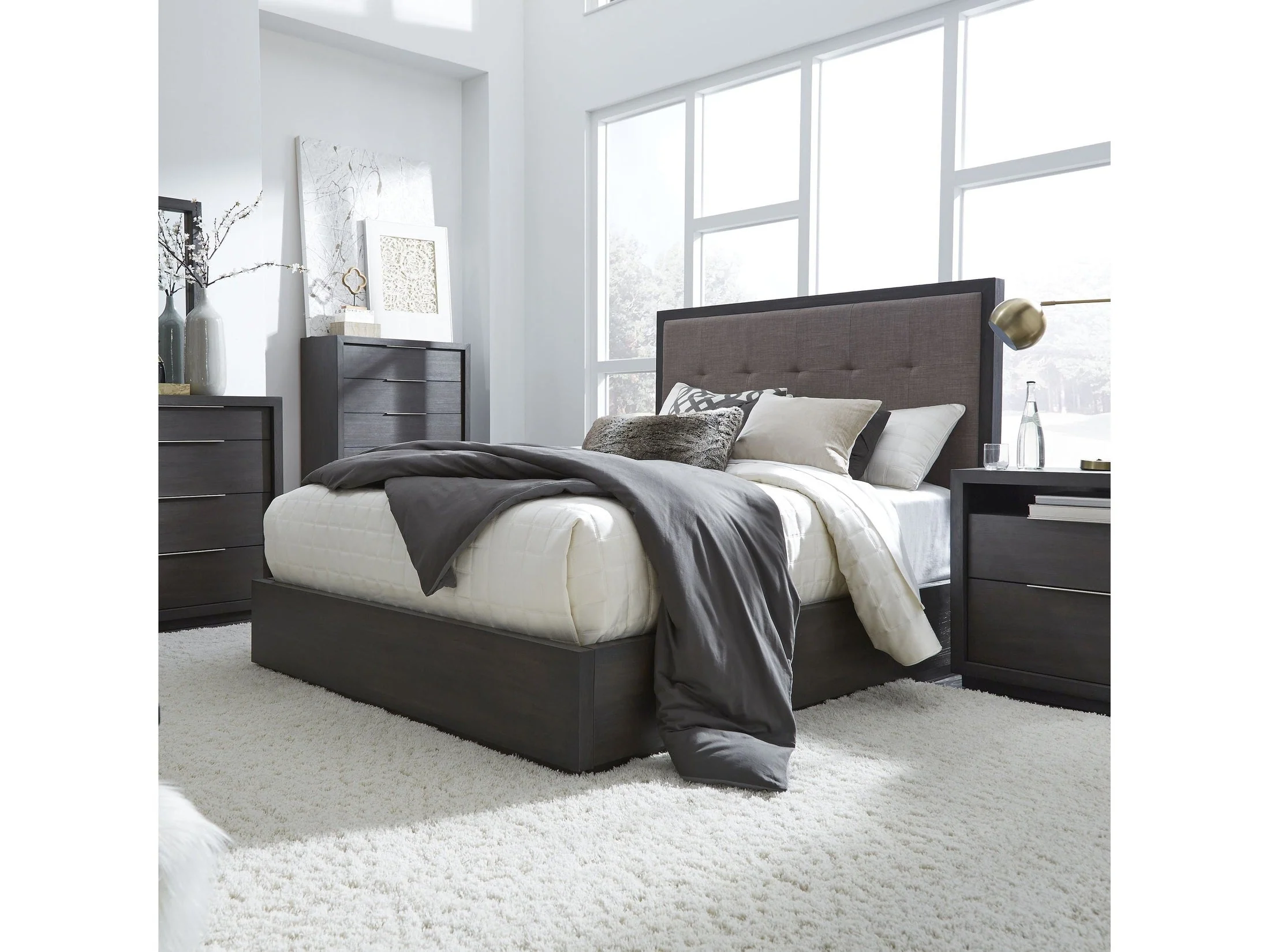Oxford Upholstered Platform Bed in Dolphin (80")