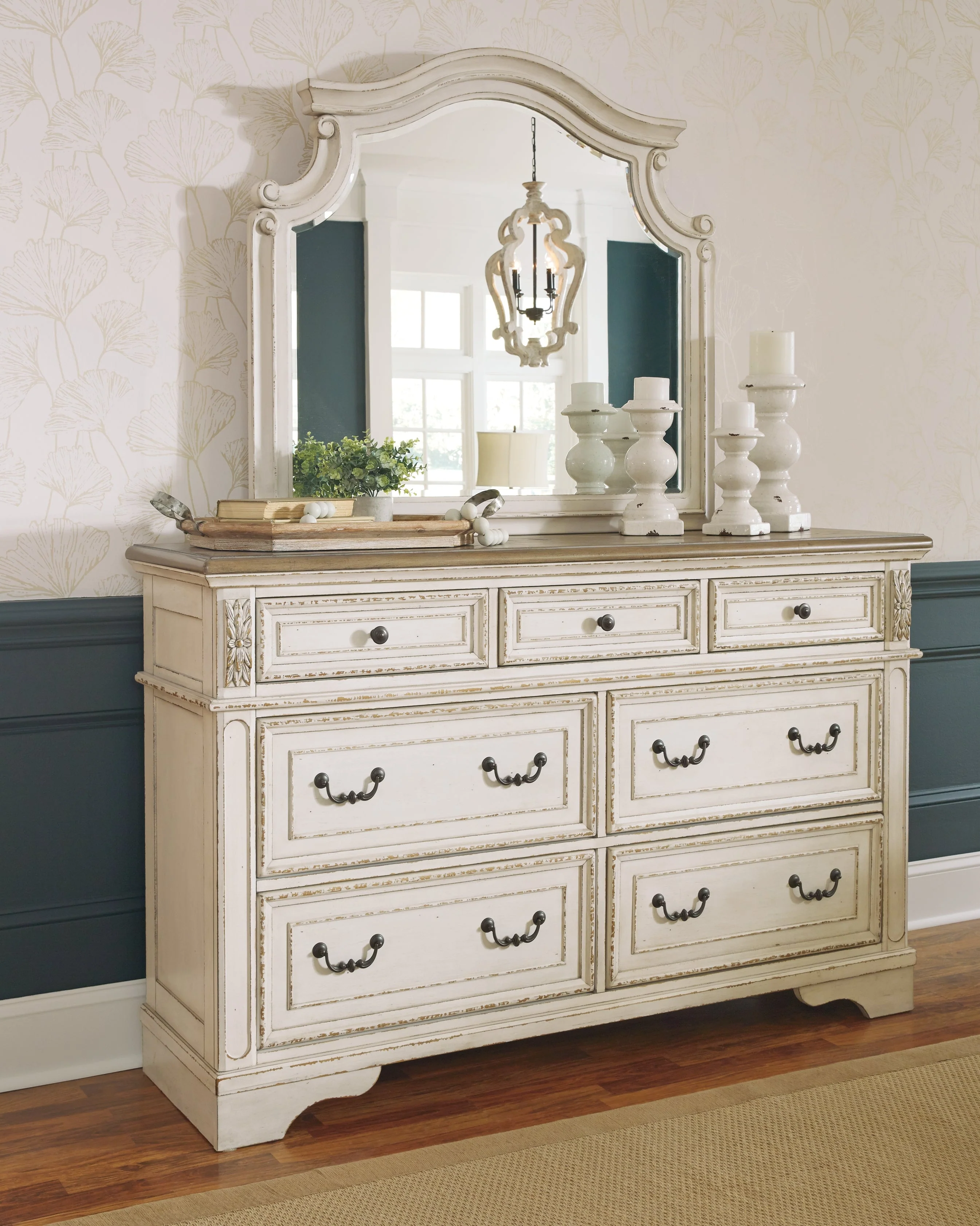 Realyn Chipped White Upholstered Storage Platform Bedroom Set with Footboard Bench - Image 21