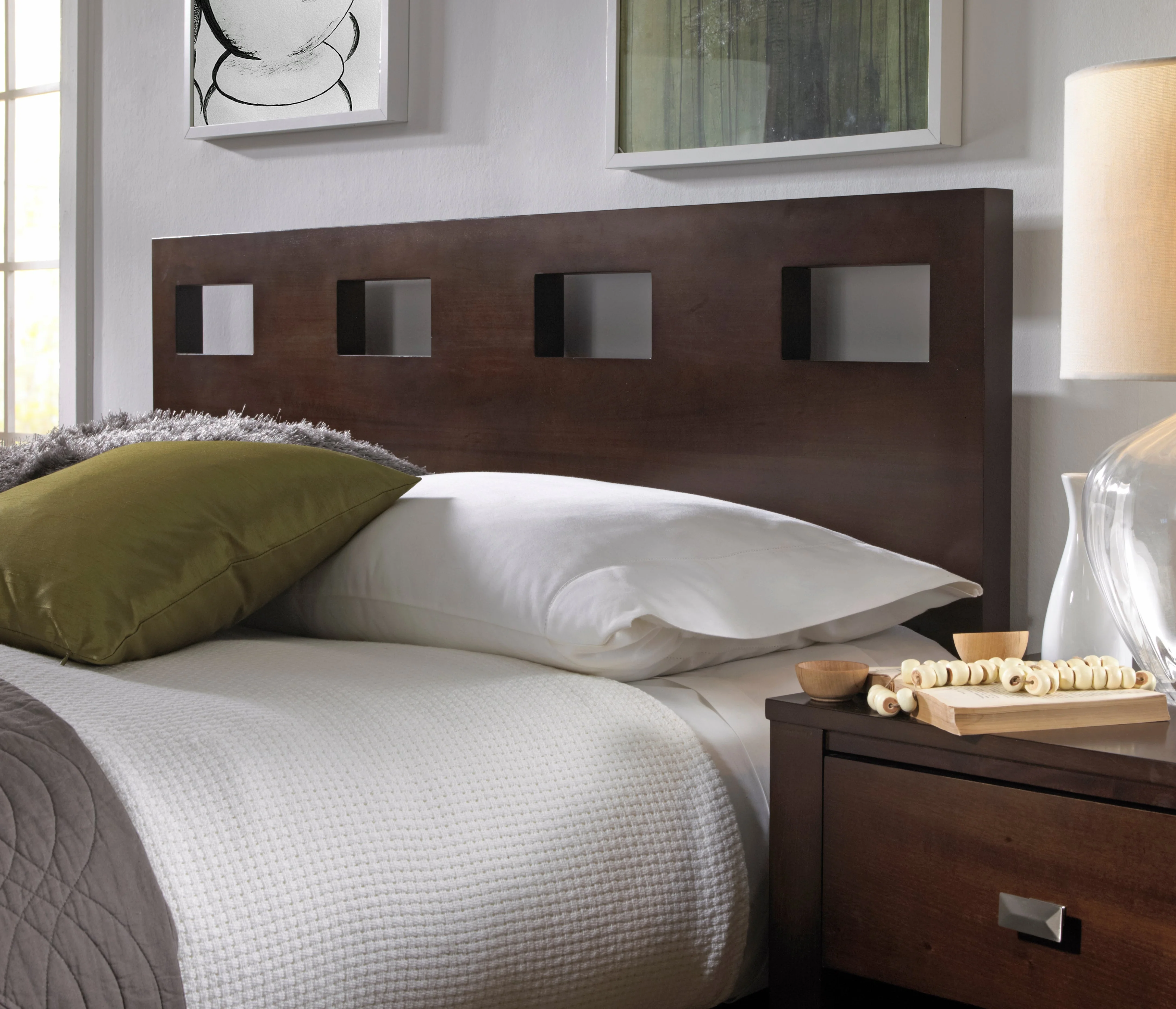 Riva Wood Full Bed in Chocolate Brown - Image 4