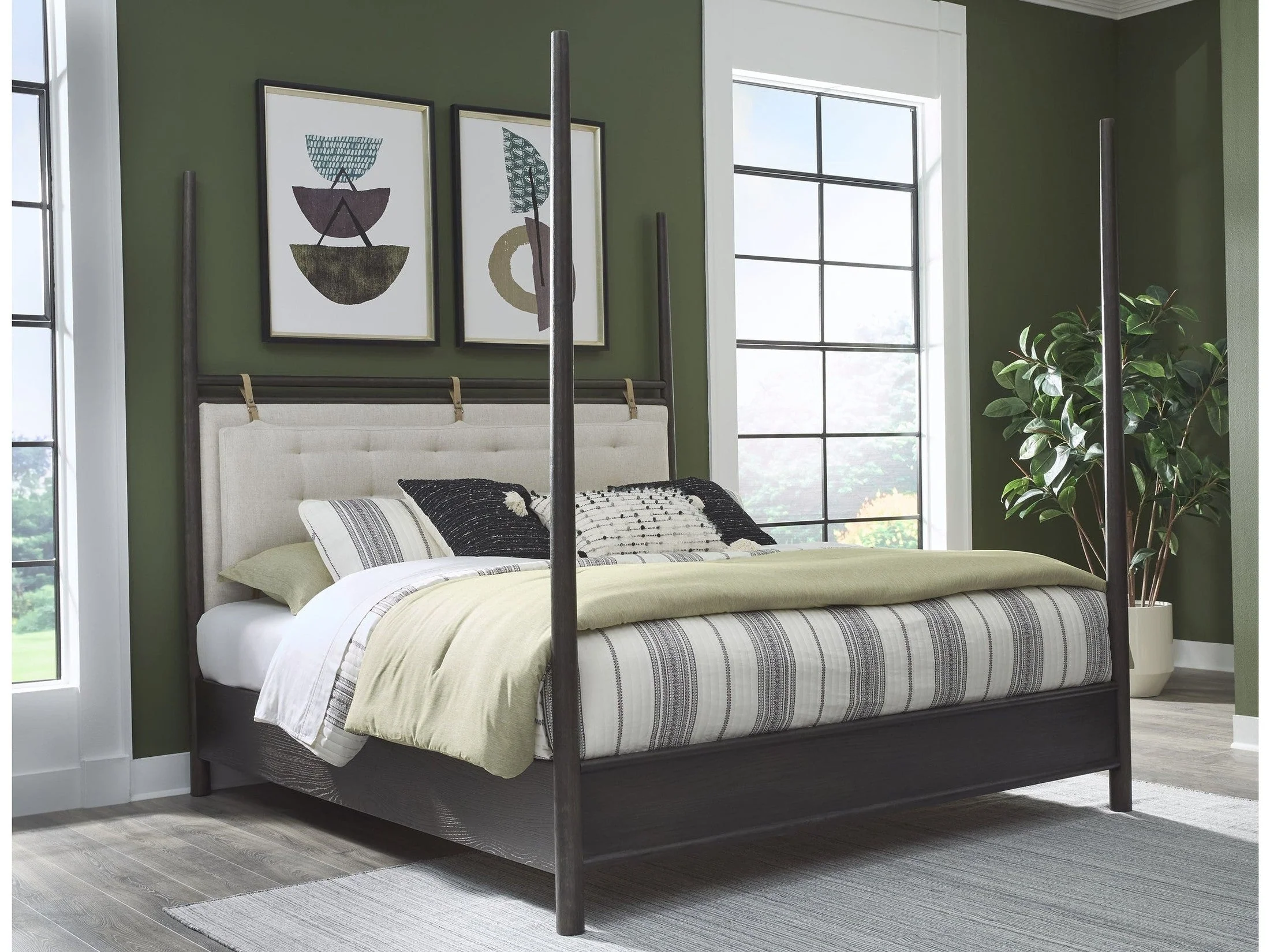 Rockport California King Upholstered Poster Bed in Yin and Turtle Dove Linen