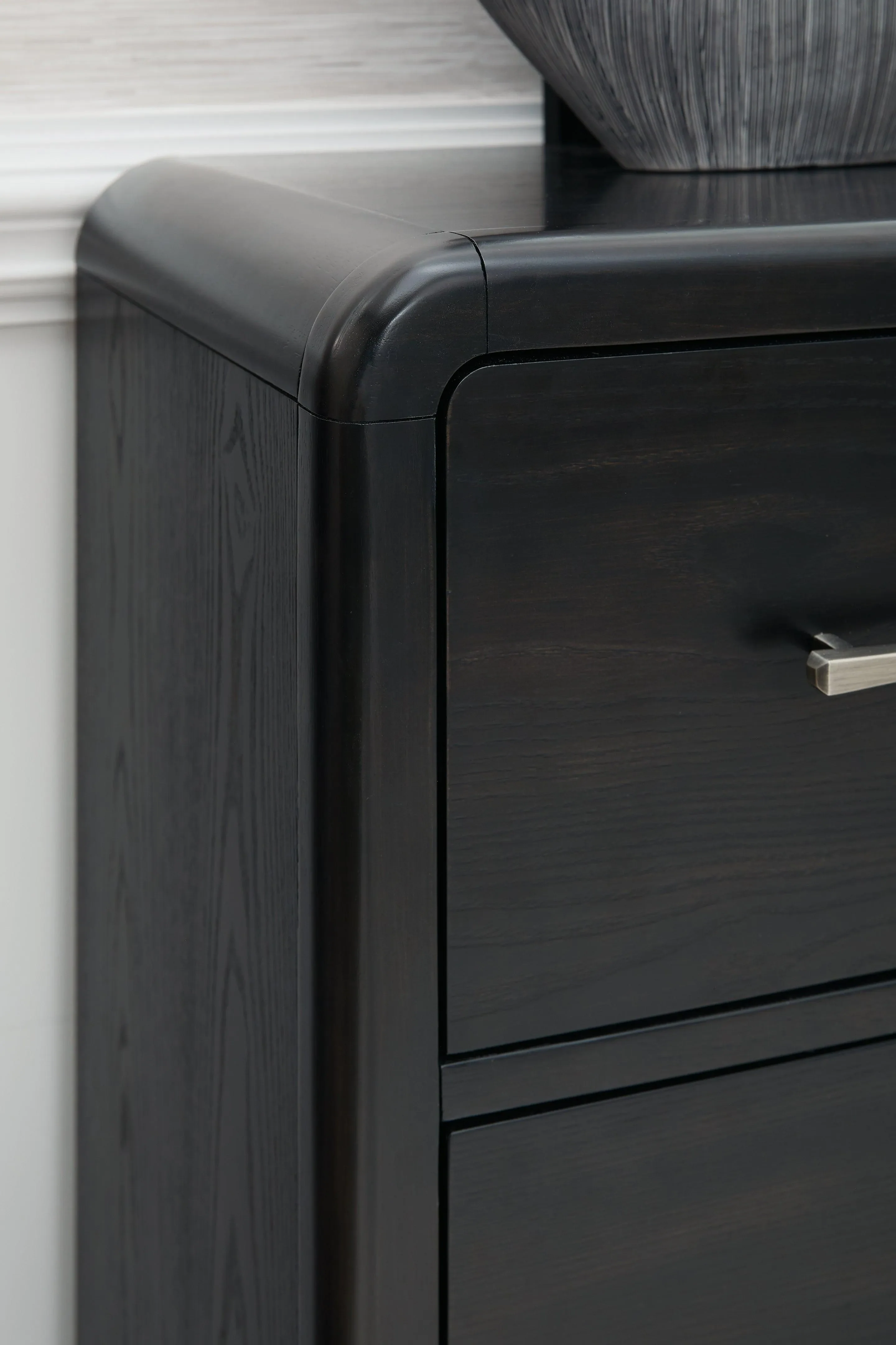 Rowanbeck Black Dresser - Image 6
