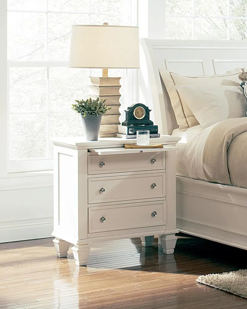 Sandy Beach White 3-Drawer Nightstand