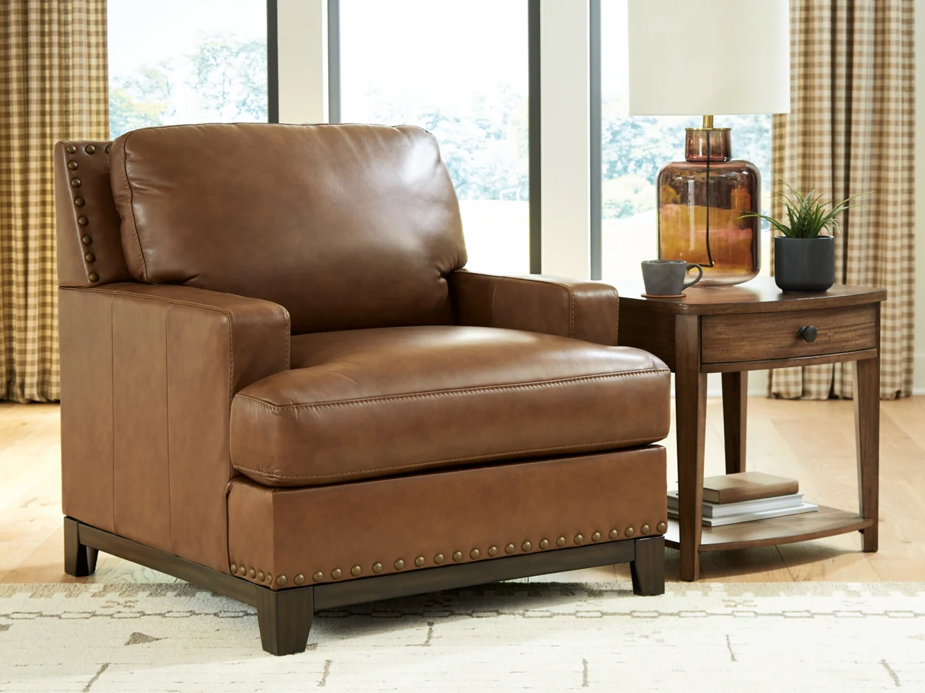 Saonara Amber Genuine Leather Chair
