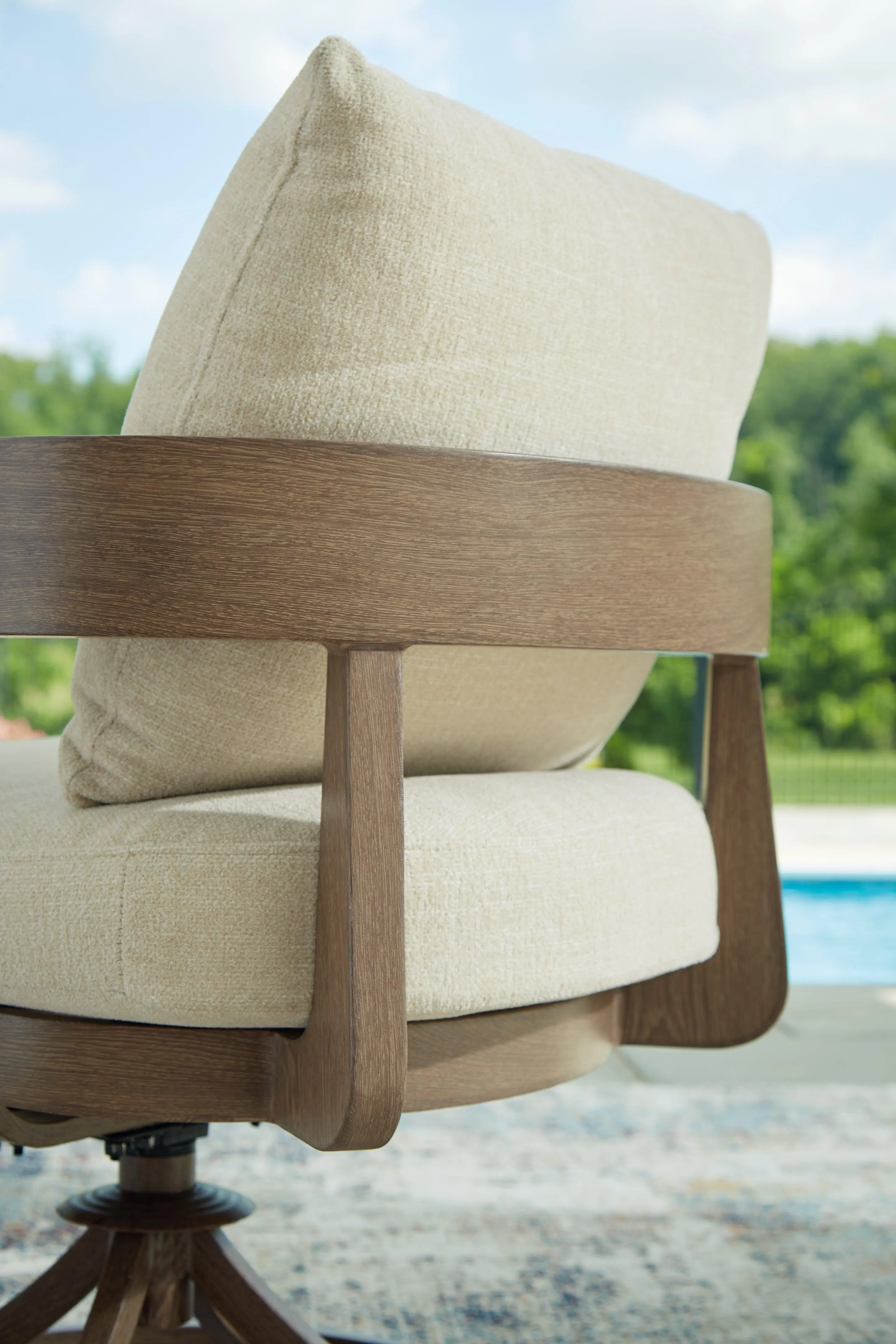 Serene Bay Dark Brown/White Outdoor Swivel Dining Chair with Cushion - Image 2