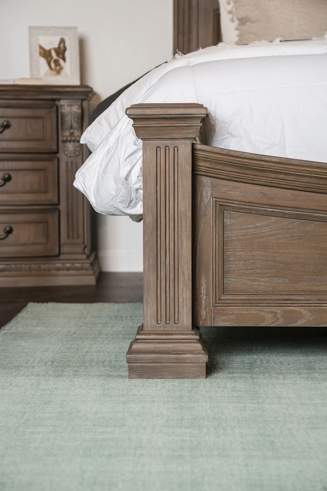 Seven Oaks Weathered Oak Queen Bed - Image 2