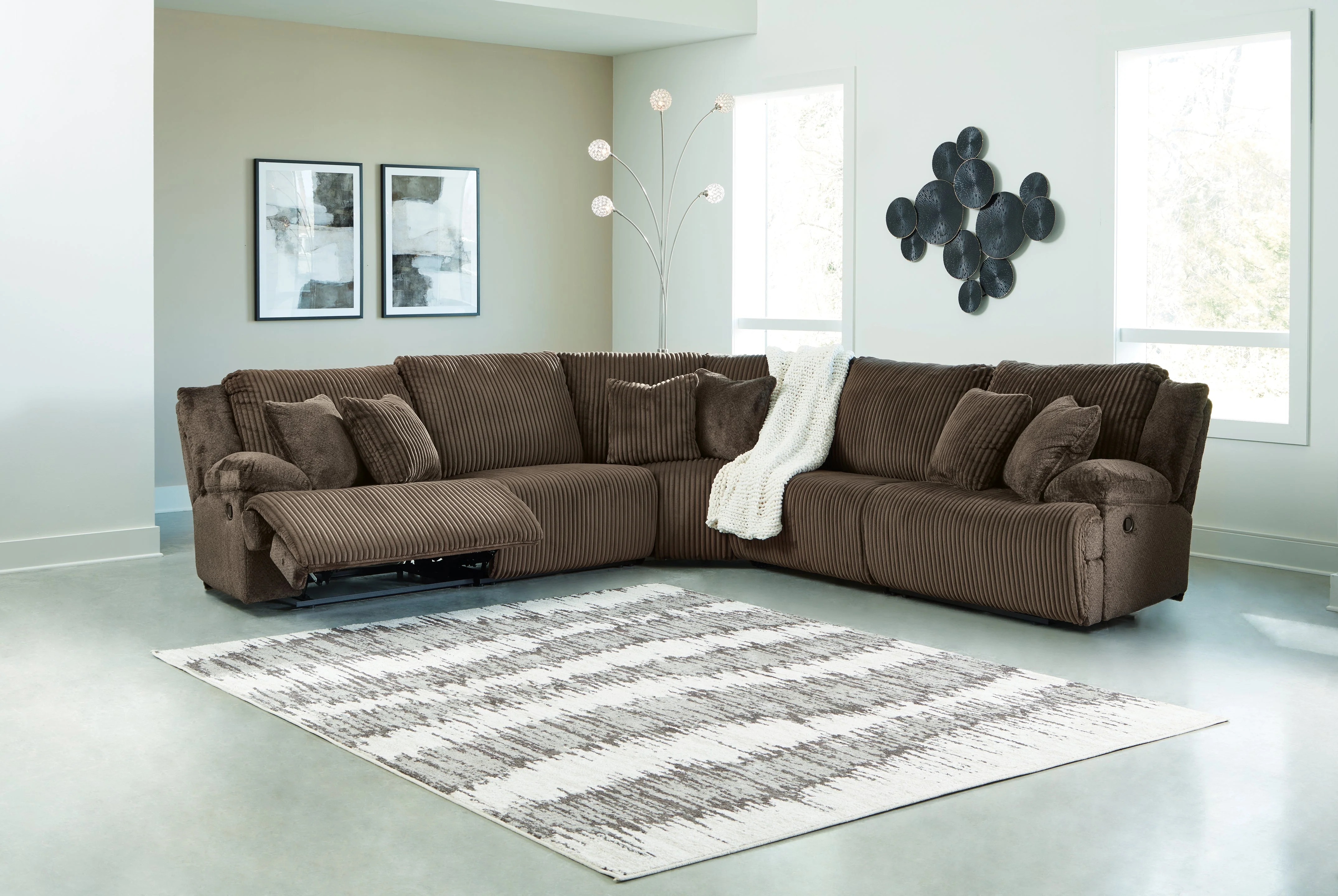 Top Tier 5-Piece Sectional with Recliner in Chocolate - Image 16