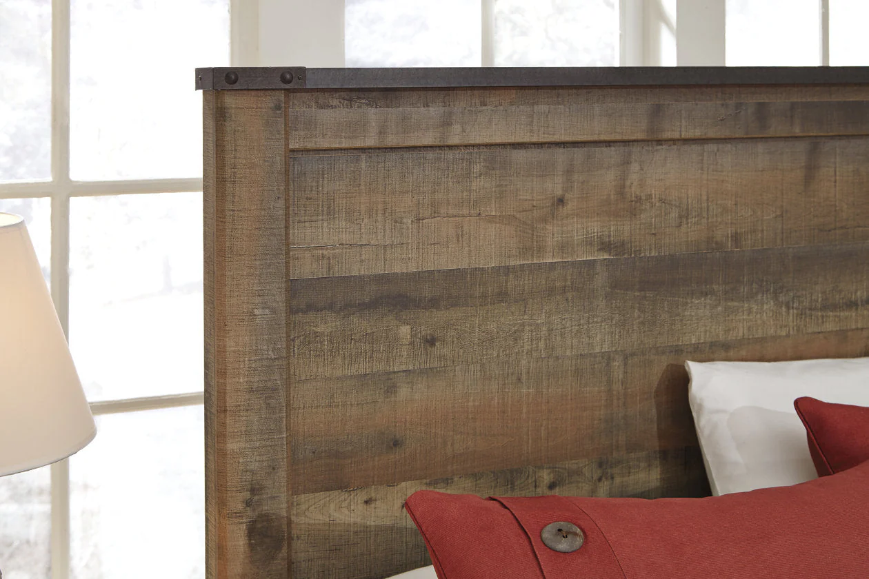 Trinell Brown Full Storage Platform Bed with 1 Large Drawer - Image 3