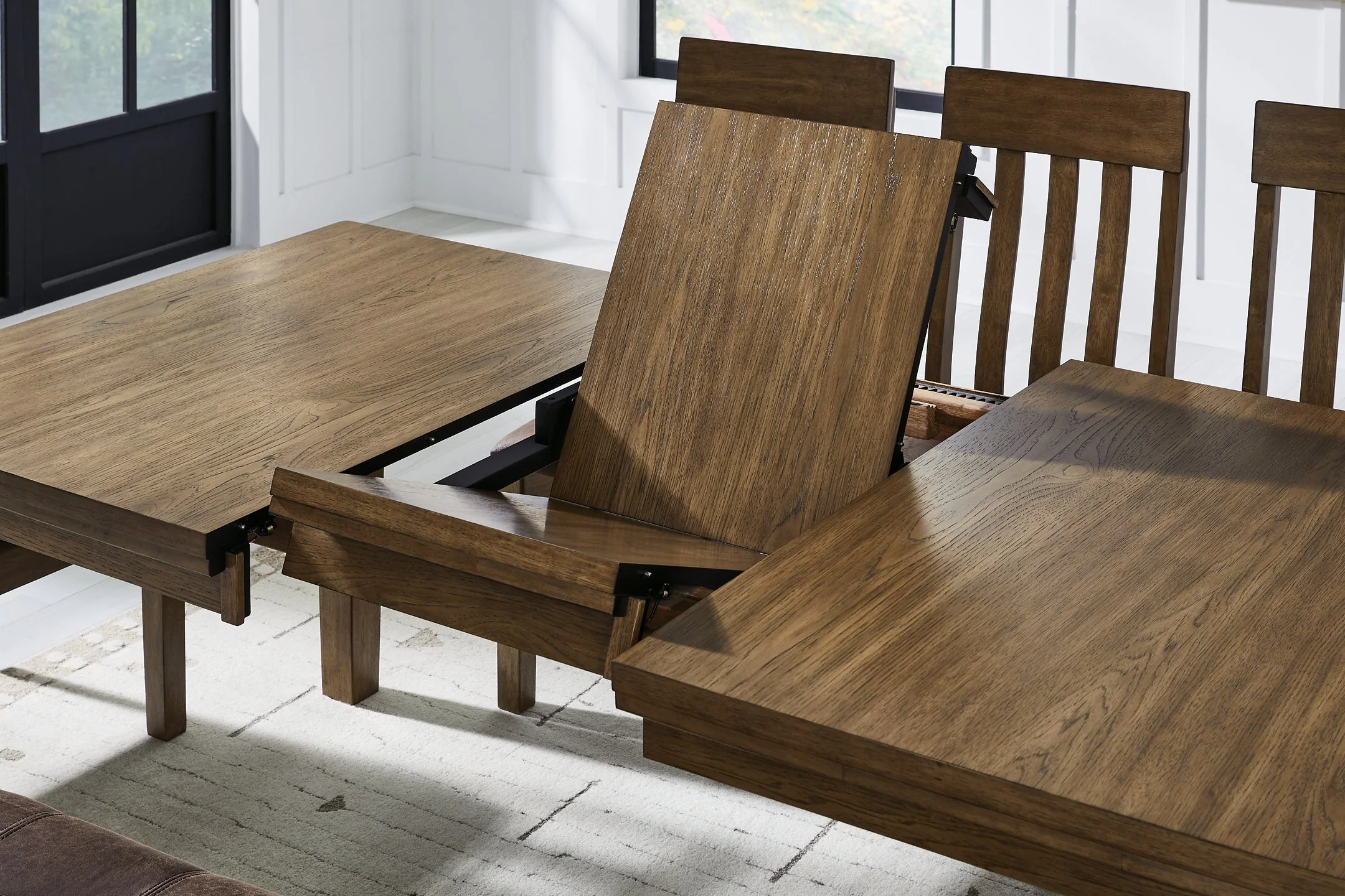 Urbinforte Dining Table and 4 Chairs - Image 4
