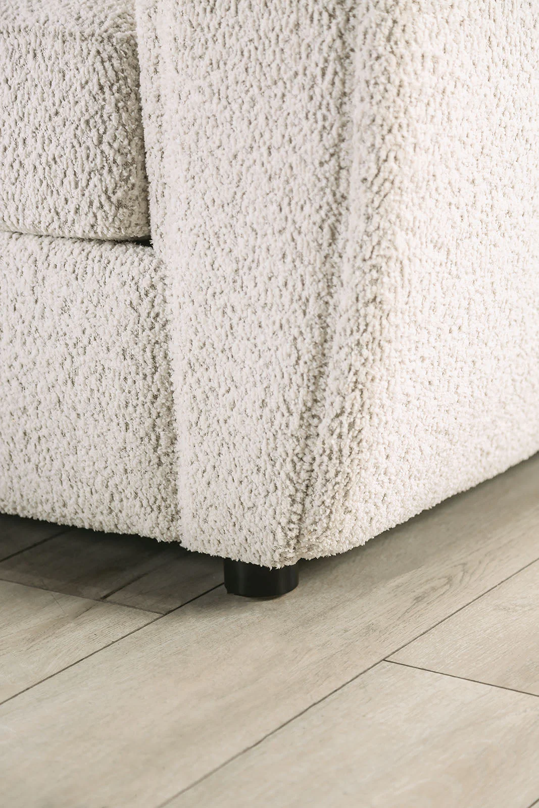 Verdal Off-White Sofa & Loveseat - Image 5