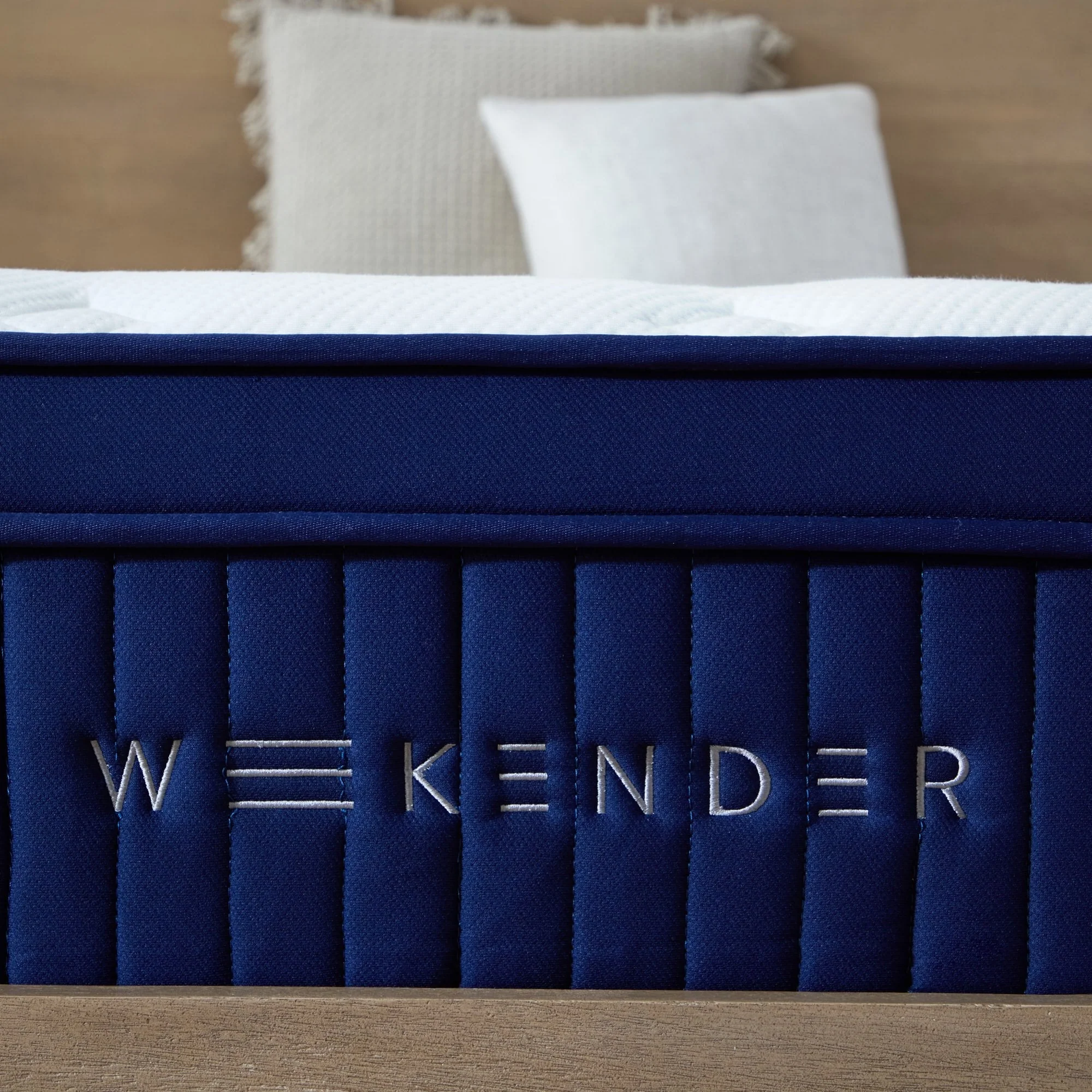 Weekender Blue/White Twin XL 11" Euro Top Hybrid Mattress - Image 5