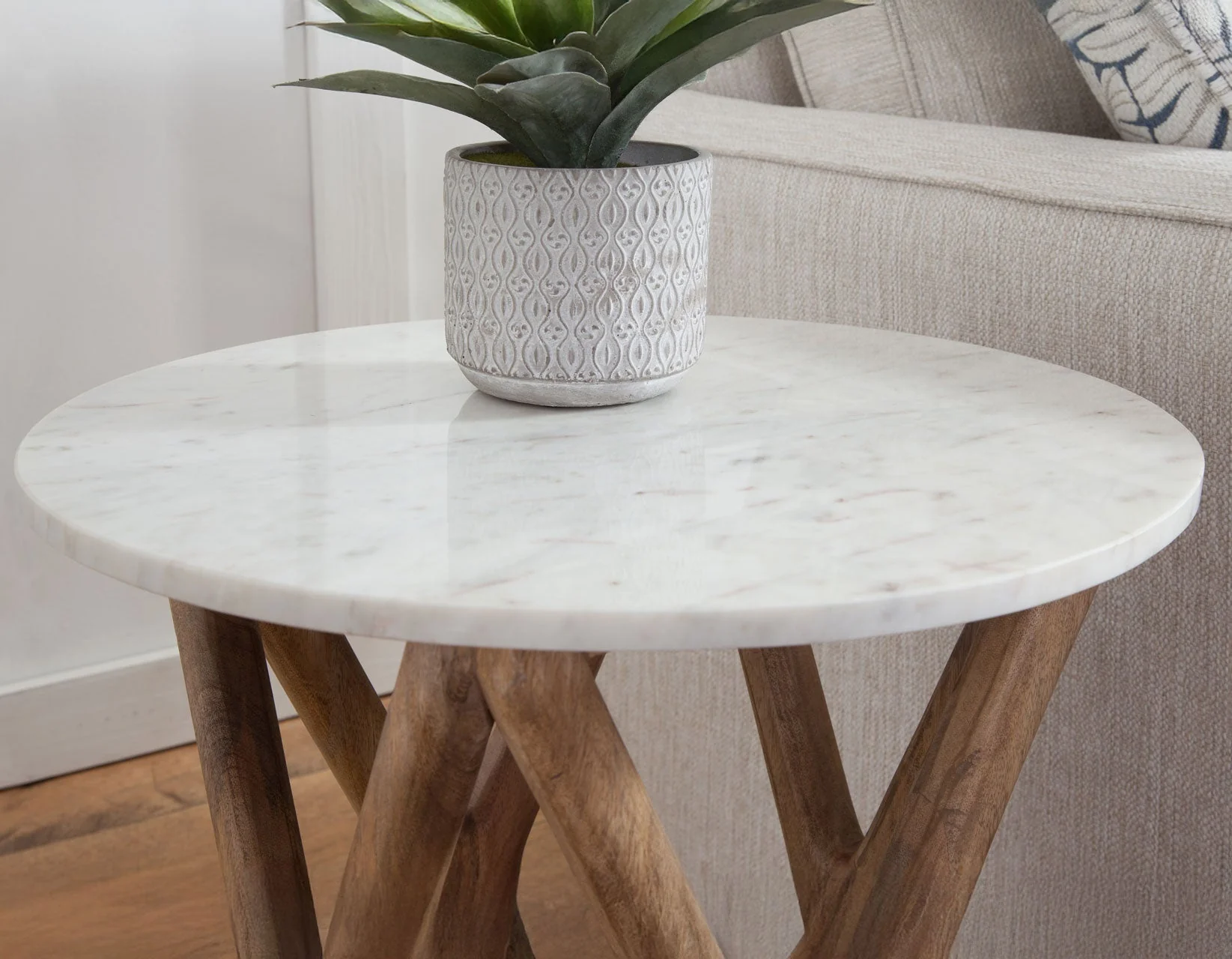 Wyman Banswara 20″ Round White Marble Top End Table - Image 3