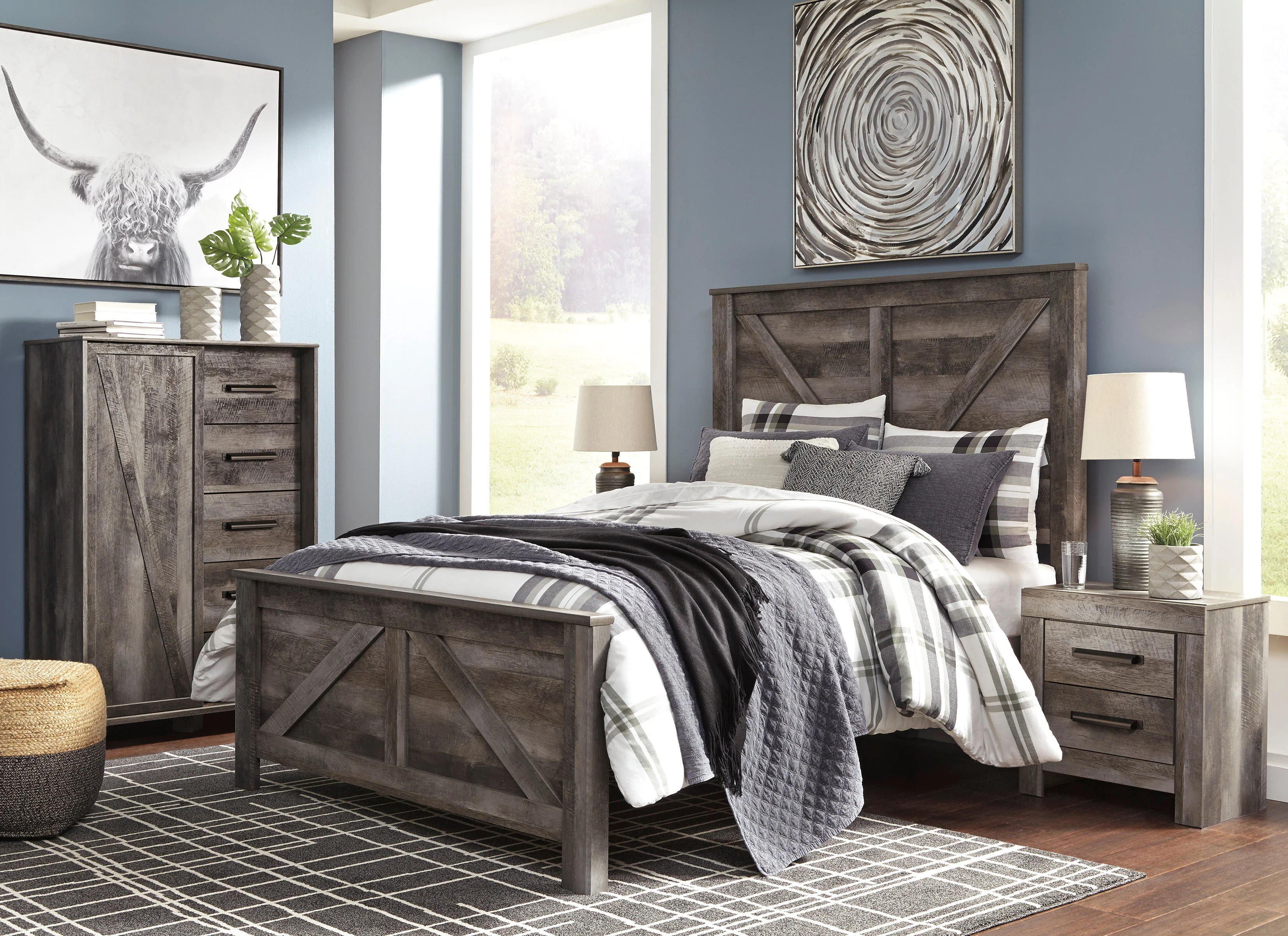 Wynnlow Gray Crossbuck Panel Bedroom Set - Image 4