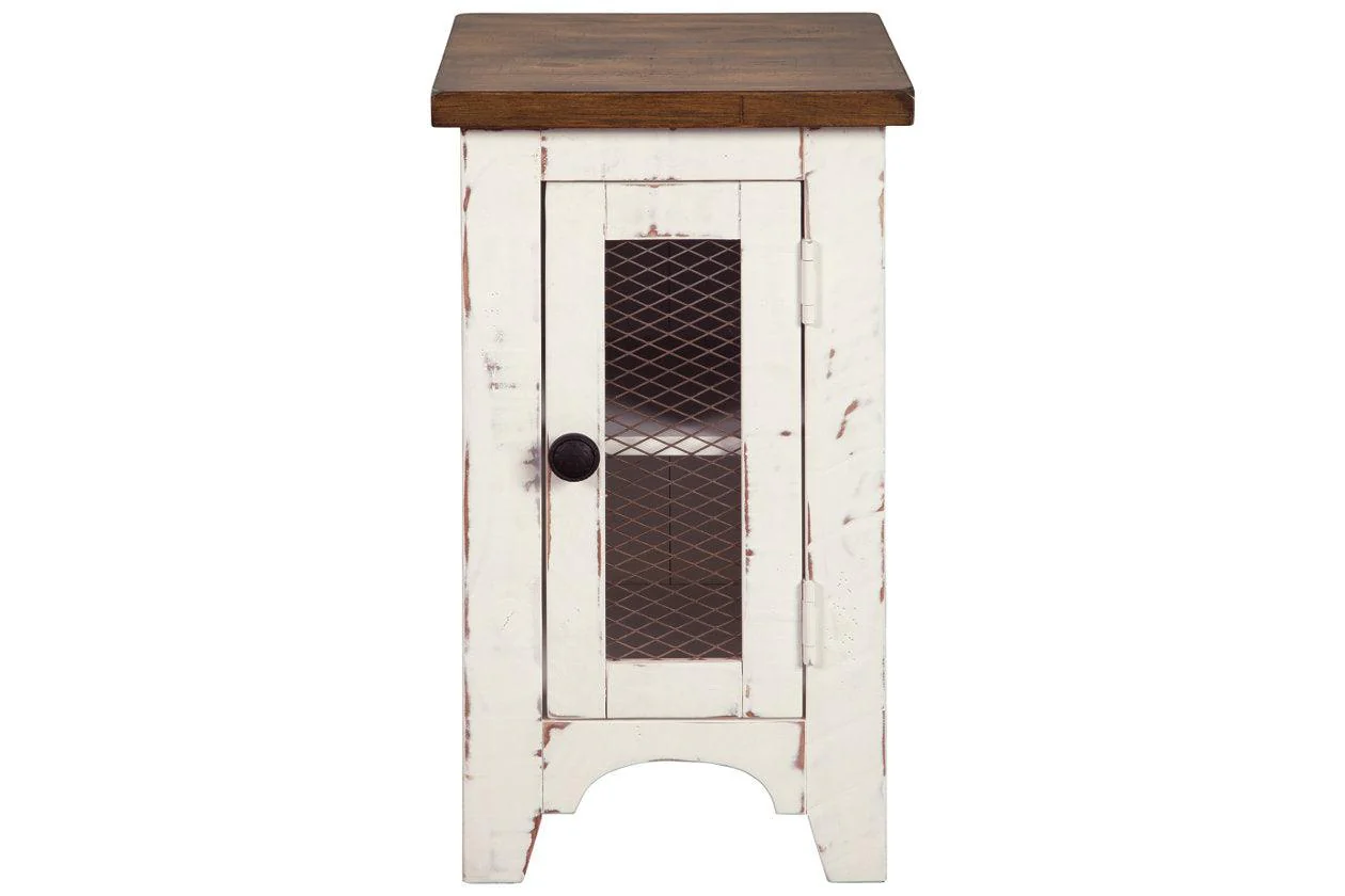 Wystfield White/Brown Chairside End Table - Image 5