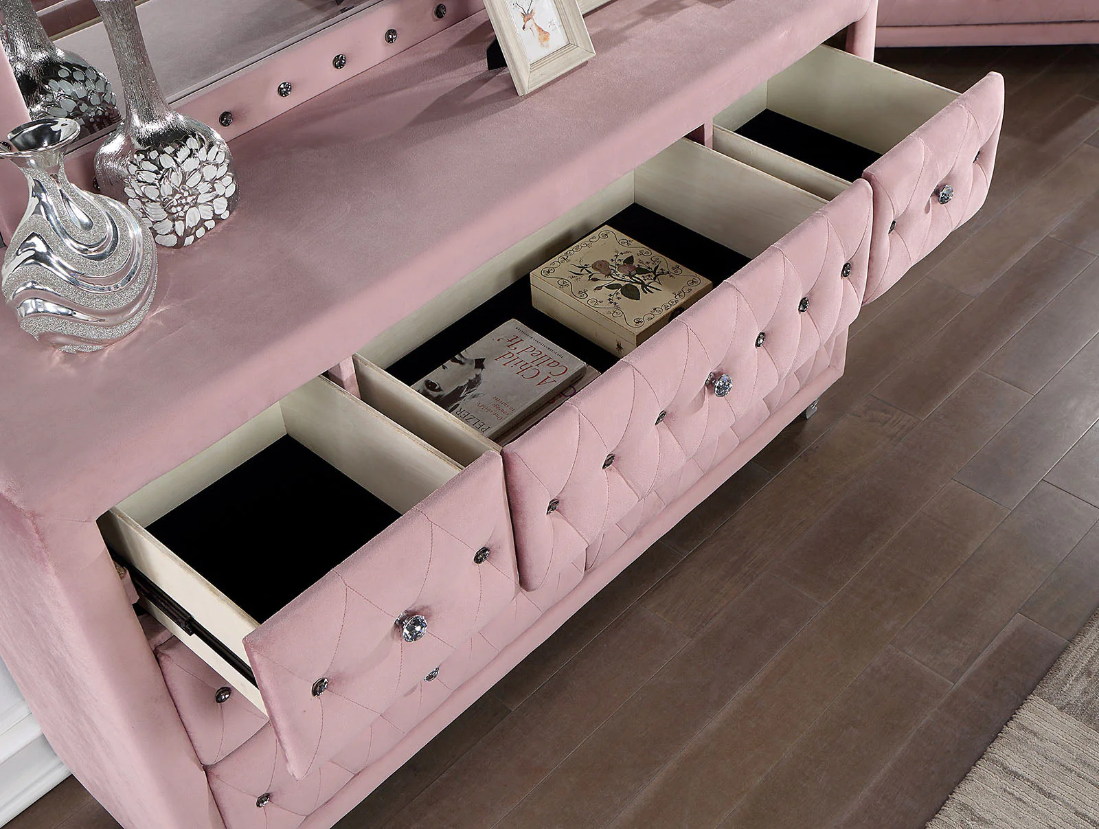 Zohar Pink 4-Piece Twin Bedroom Set - Image 5