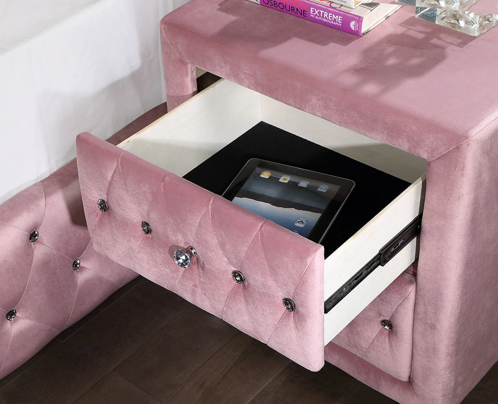 Zohar Pink 4-Piece Twin Bedroom Set - Image 8